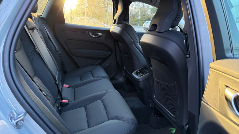 Volvo XC60 2.0 B5P Plus Dark 5dr AWD Geartronic Petrol Estate